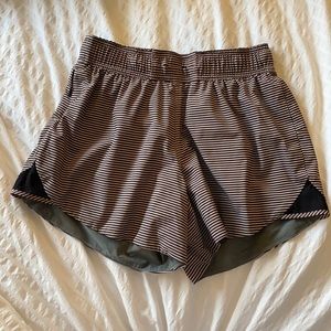 Lululemon REVERSIBLE shorts